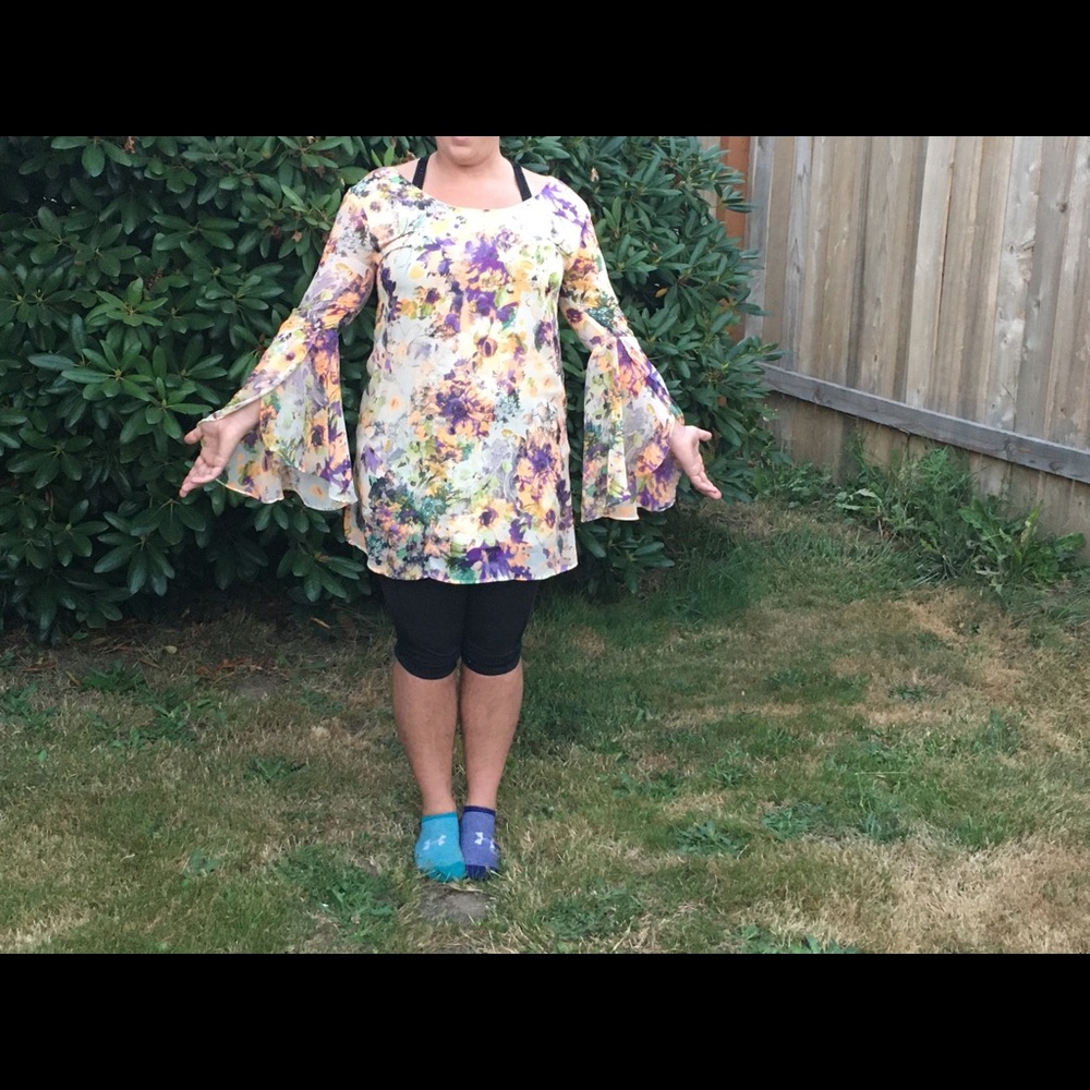 Long sleeve dress with colorful flower print!